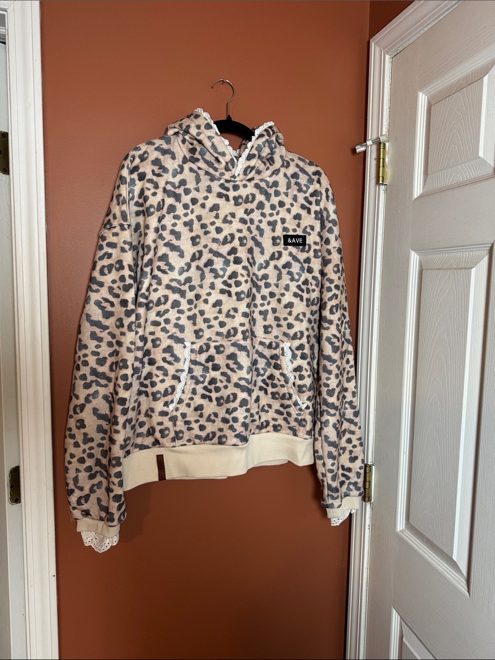 NWOT AMPERSAND AVE Leopard-Print Fleece Hoodie in Beige & Gray